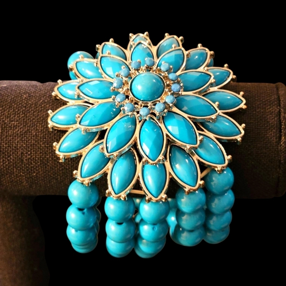 Vintage Acrylic Beaded Turquoise Floral Stretch Bracelet